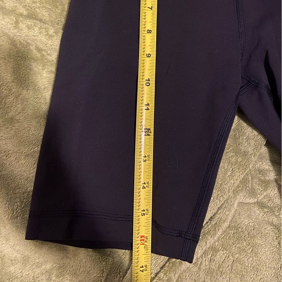 Lululemon biker shorts REVEL, size 6 - Picture 5 of 6